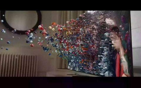 复仇者联盟打破空间的界限。天空电视台下一代流体观看体验。